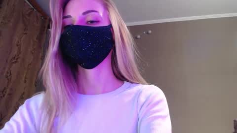 Lily online show from 09/26/25, 04:11