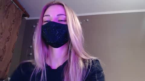 Lily online show from 09/27/25, 04:01