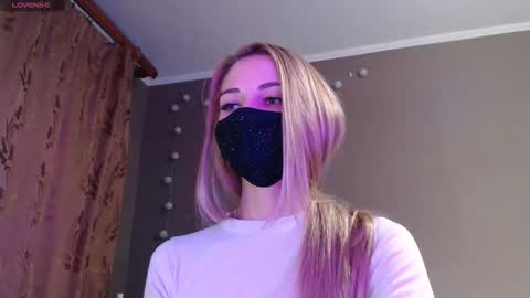 Lily online show from 09/29/25, 03:50