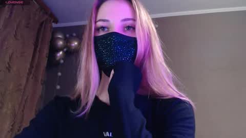 Lily online show from 11/11/25, 07:36