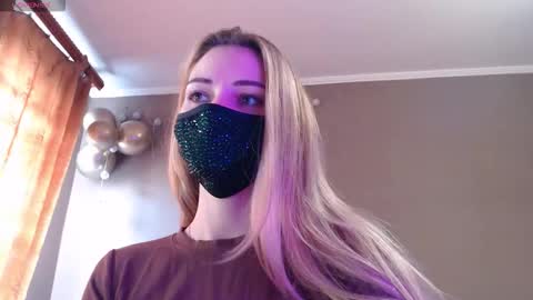 Lily online show from 11/21/25, 09:52