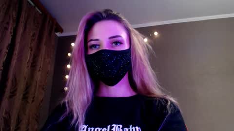 Lily online show from 12/03/25, 04:05