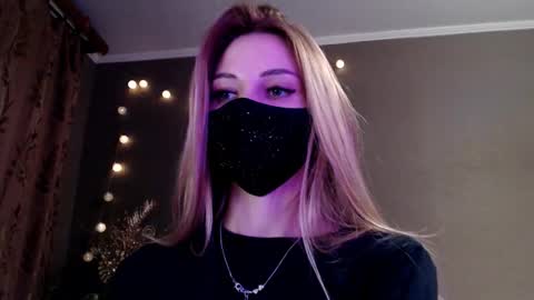 Lily online show from 03/11/26, 05:52