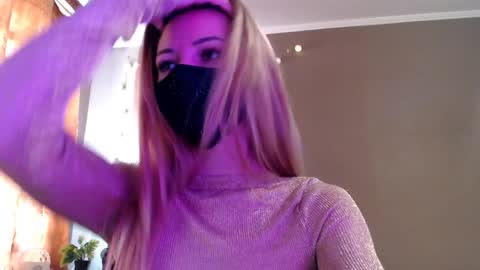 Lily online show from 04/04/26, 01:41