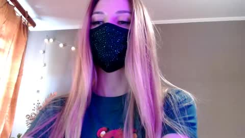 Lily online show from 05/04/26, 02:24