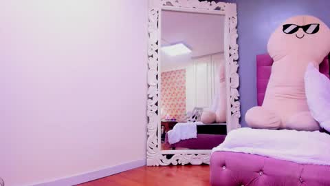 Snapshot of iris_stone_ chatting on 01/14/25, 01:28 Iris online show from 01/14/25, 01:28