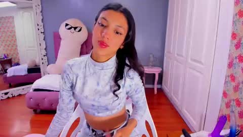 Snapshot of iris_stone_ chatting on 01/15/25, 10:27 Iris online show from 01/15/25, 10:27