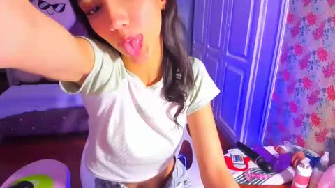 Snapshot of iris_stone_ chatting on 01/16/25, 01:36 Iris online show from 01/16/25, 01:36