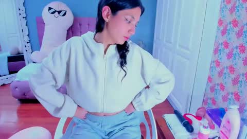 Snapshot of iris_stone_ chatting on 01/17/25, 07:49 Iris online show from 01/17/25, 07:49