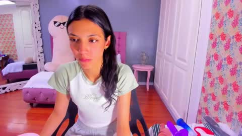 Snapshot of iris_stone_ chatting on 01/21/25, 01:32 Iris online show from 01/21/25, 01:32