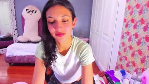 Snapshot of iris_stone_ chatting on 01/25/25, 08:21 Iris online show from 01/25/25, 08:21