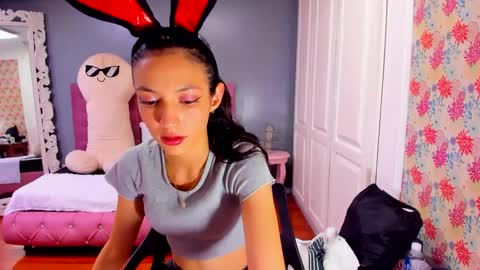 Snapshot of iris_stone_ chatting on 02/13/25, 06:27 Iris online show from 02/13/25, 06:27