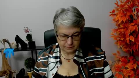 I R I S online show from 12/12/24, 07:19