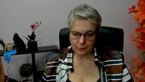 I R I S online show from 12/18/24, 10:51