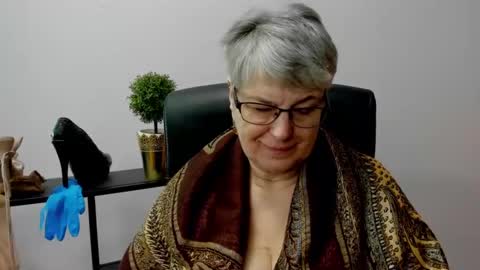 I R I S online show from 02/17/25, 10:51