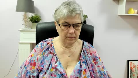 Snapshot of iris_xdesire chatting on 05/25/26, 06:08 I R I S online show from 05/25/26, 06:08