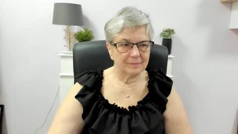 Snapshot of iris_xdesire chatting on 05/29/26, 06:11 I R I S online show from 05/29/26, 06:11