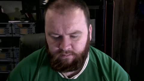 Snapshot of irishdaddy24 chatting on 12/31/24, 01:52 twitter theirishman205 online show from 12/31/24, 01:52