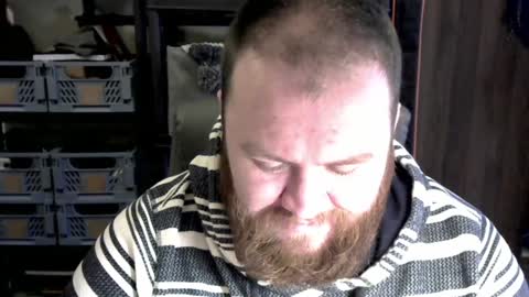 Snapshot of irishdaddy24 chatting on 01/04/25, 12:27 twitter theirishman205 online show from 01/04/25, 12:27