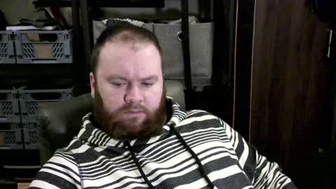 Snapshot of irishdaddy24 chatting on 01/04/25, 03:28 twitter theirishman205 online show from 01/04/25, 03:28