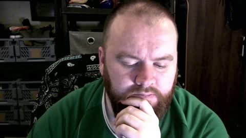 Snapshot of irishdaddy24 chatting on 02/03/25, 05:03 twitter theirishman205 online show from 02/03/25, 05:03