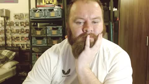 Snapshot of irishdaddy24 chatting on 09/11/25, 07:58 twitter theirishman205 online show from 09/11/25, 07:58