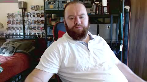 Snapshot of irishdaddy24 chatting on 10/06/25, 08:45 twitter theirishman205 online show from 10/06/25, 08:45