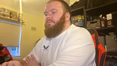 Snapshot of irishdaddy24 chatting on 10/14/25, 05:14 twitter theirishman205 online show from 10/14/25, 05:14