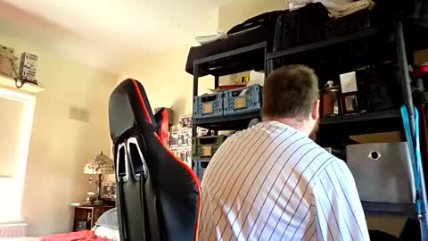 Snapshot of irishdaddy24 chatting on 10/31/25, 01:56 twitter theirishman205 online show from 10/31/25, 01:56