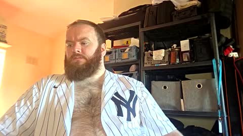 Snapshot of irishdaddy24 chatting on 11/02/25, 10:28 twitter theirishman205 online show from 11/02/25, 10:28