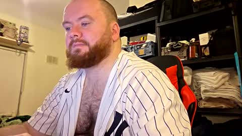 Snapshot of irishdaddy24 chatting on 11/07/25, 05:35 twitter theirishman205 online show from 11/07/25, 05:35