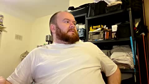 Snapshot of irishdaddy24 chatting on 11/24/25, 05:34 twitter theirishman205 online show from 11/24/25, 05:34