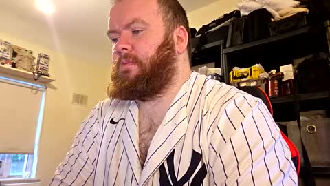 Snapshot of irishdaddy24 chatting on 12/14/25, 10:09 twitter theirishman205 online show from 12/14/25, 10:09