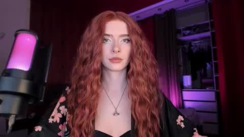 Snapshot of irisice chatting on 09/19/25, 05:02 Miss Iris Fansly Miss Iris new inst. online show from 09/19/25, 05:02