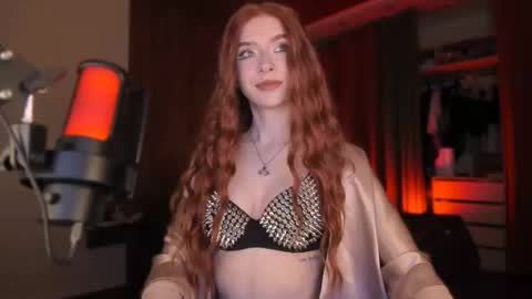 Snapshot of irisice chatting on 10/14/25, 03:57 Miss Iris Fansly Miss Iris new inst. online show from 10/14/25, 03:57