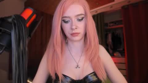 Snapshot of irisice chatting on 11/27/25, 06:43 Miss Iris Fansly Miss Iris new inst. online show from 11/27/25, 06:43