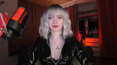 Miss Iris Fansly Miss Iris new inst.  online show from 01/10/26, 10:58