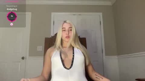 Snapshot of irispink1 chatting on 10/22/25, 12:33 Irispink1 online show from 10/22/25, 12:33