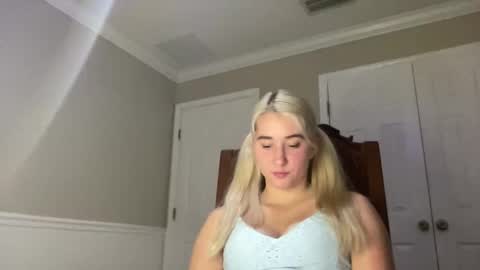 Snapshot of irispink1 chatting on 12/18/25, 02:50 Irispink1 online show from 12/18/25, 02:50