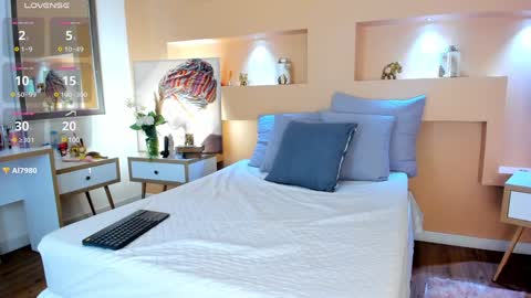 Snapshot of iriss_1 chatting on 12/12/24, 02:55 Iriss online show from 12/12/24, 02:55