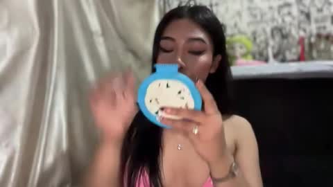 iriss_fox online show from 12/05/25, 10:57