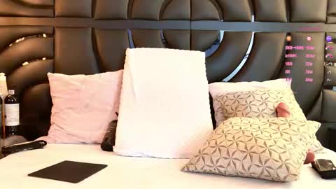 Iris online show from 03/10/26, 07:30