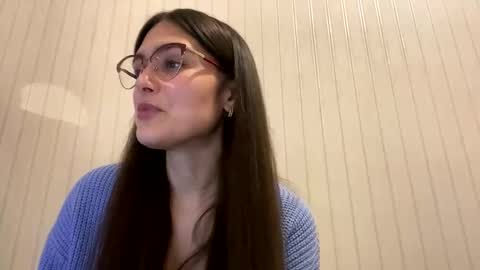 irisss31 online show from 01/28/25, 06:17