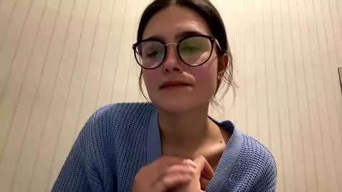 irisss31 online show from 03/10/25, 07:29