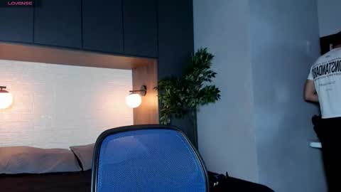 Iron Tous online show from 03/01/26, 09:06