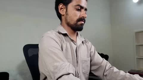 Naveed online show from 06/15/26, 06:21