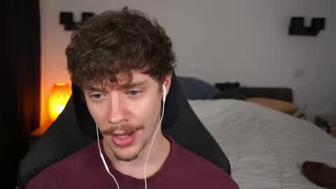 Sam online show from 09/30/25, 07:41