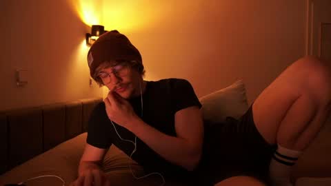 Sam online show from 04/18/26, 10:21