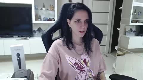 Irwi Tomboy online show from 12/03/24, 03:44