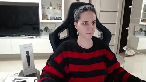 Irwi Tomboy online show from 12/20/24, 12:19